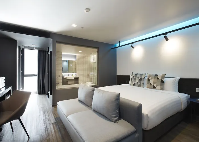 The Quarter Silom By Uhg 4*