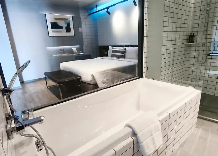 Hotel The Quarter Silom By Uhg Bangkok