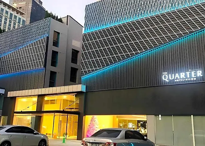 Hotel The Quarter Silom By Uhg Bangkok